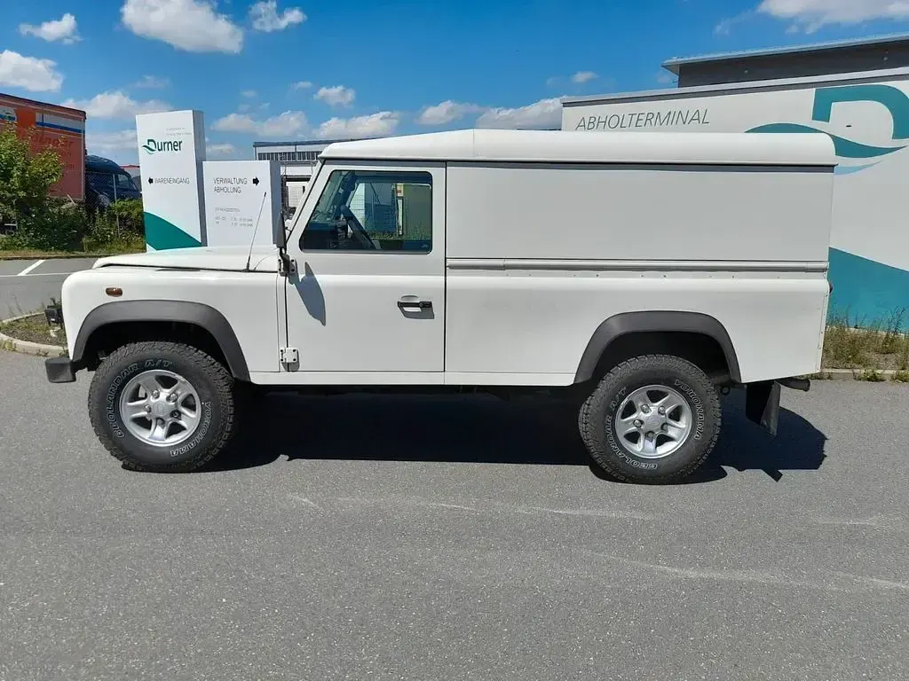 Gebraucht Land Rover Defender SE 122 PS (89 kW) 2006 Weiß Kombi