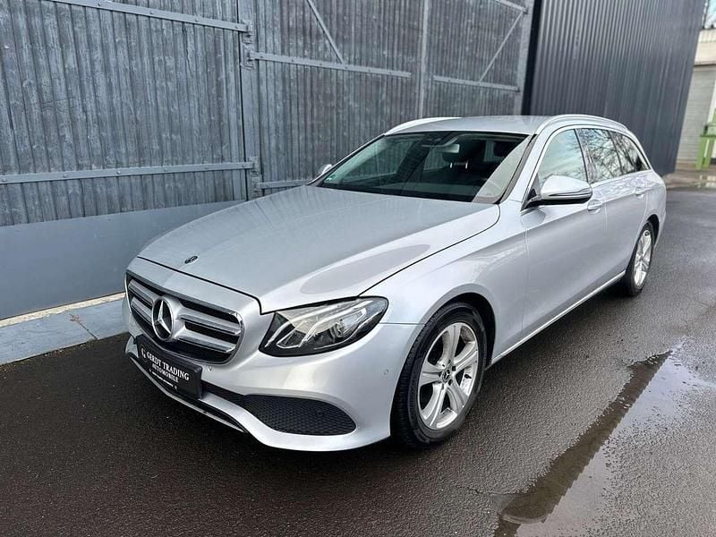 Gebraucht Mercedes E220 194 PS (142 kW) 2018 Iridiumsilber Kombi