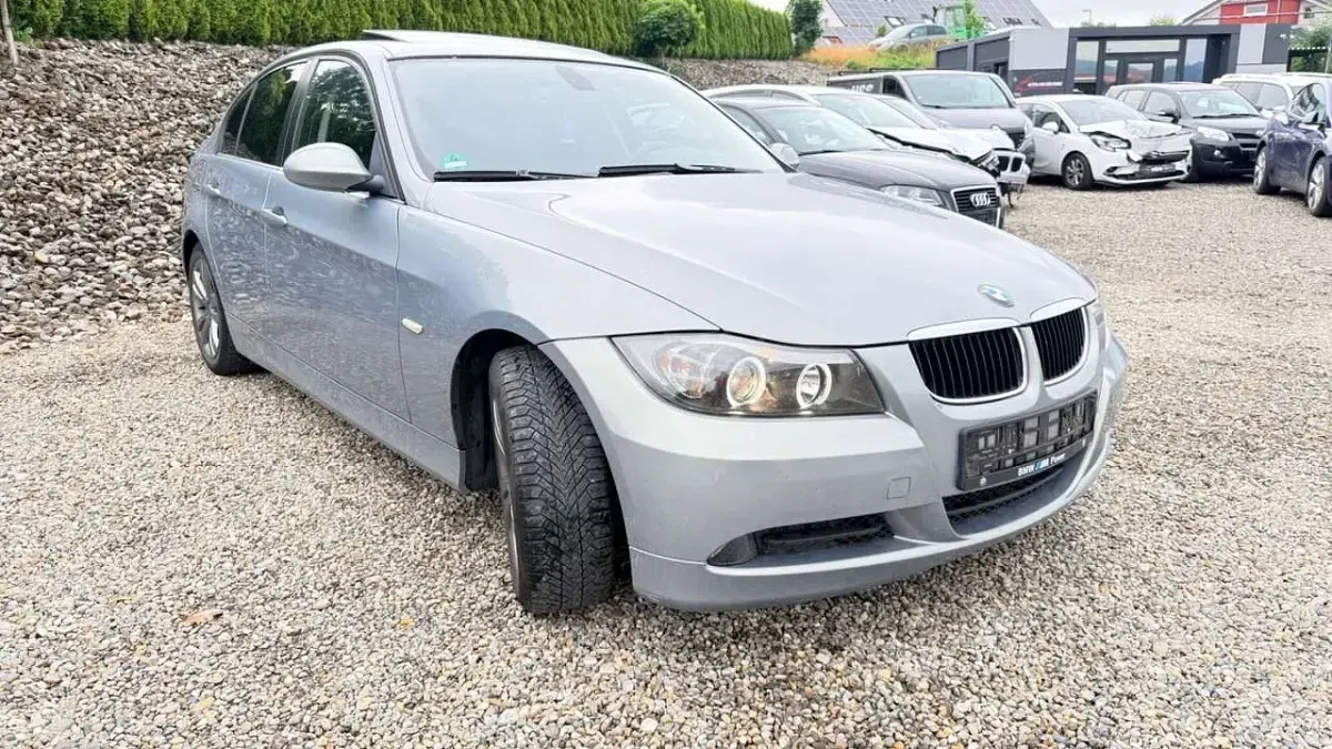 Gebraucht BMW 320 150 PS (110 kW) 2006 Arktis Limousine