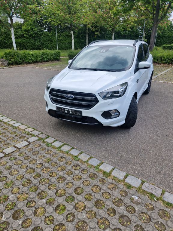 Weiß Gebraucht 2017 Ford Kuga ST-Line SUV | 16.900 € (Fairer Preis) - Bild 1/4