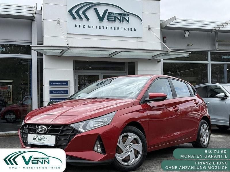 Gebraucht Hyundai i20 Select 84 PS (61 kW) 2021 Dragon red / met Kleinwagen