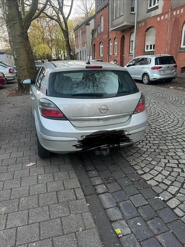 Gebraucht Opel Astra 90 PS (66 kW) 2008 Silber Kleinwagen