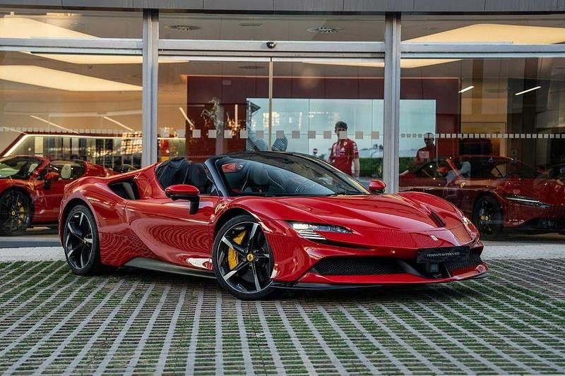 Gebraucht Ferrari SF90 780 PS (573 kW) 2023 Rot Cabrio