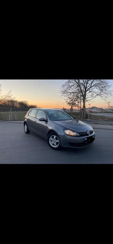 Grau Gebraucht 2009 VW Golf VI Trendline Kleinwagen | 4.200 € (Fairer Preis) - Bild 1/4