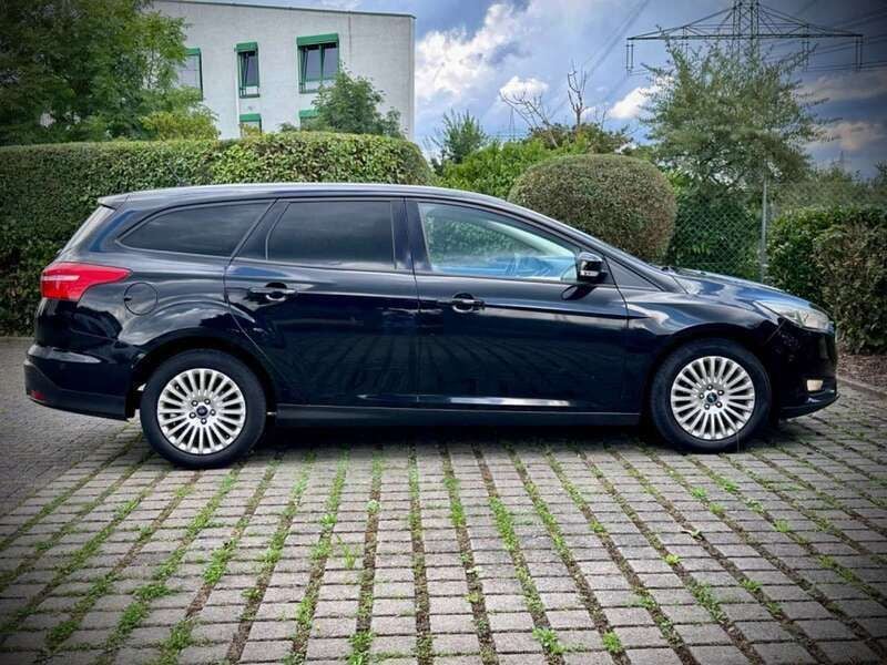 Schwarz Gebraucht 2015 Ford Focus Kombi | 5.500 € (Guter Preis) - Bild 1/4