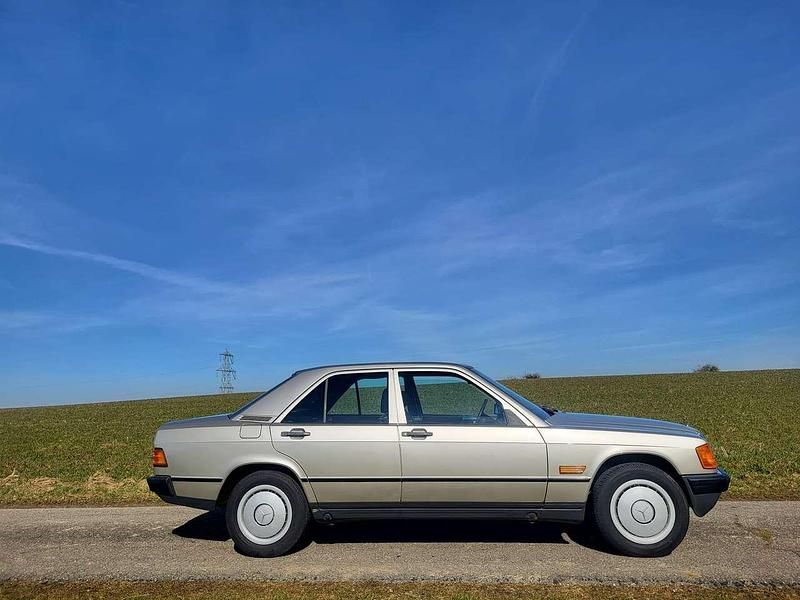 Gebraucht Mercedes 190 122 PS (89 kW) 1985 Other Limousine