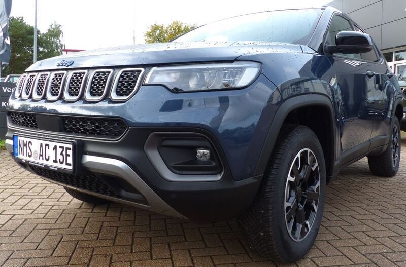 Blau Gebraucht 2023 Jeep Compass SUV | 35.600 € (Teuer) - Bild 1/4