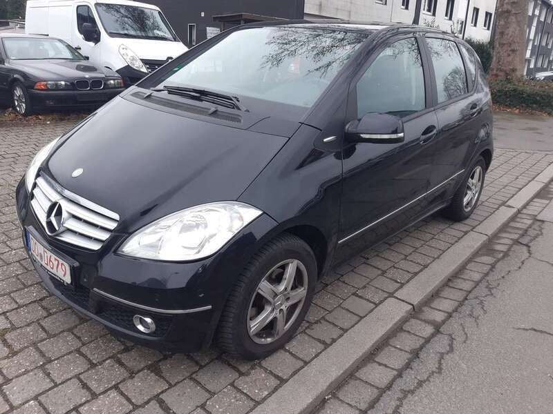 Schwarz Gebraucht 2010 Mercedes A180 Limousine | 2.400 € (Superpreis) - Bild 1/4