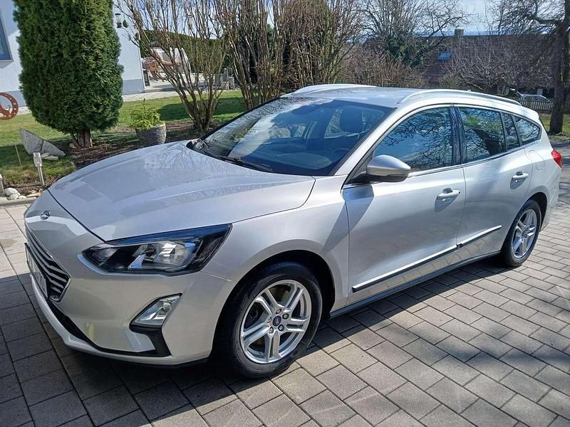 Gebraucht Ford Focus Cool & Connect 120 PS (88 kW) 2020 Silber Kombi