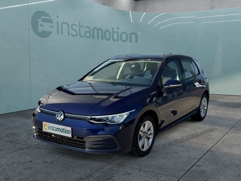 Blau Gebraucht 2022 VW Golf VIII Life Limousine | 20.899 € (Fairer Preis) - Bild 1/3