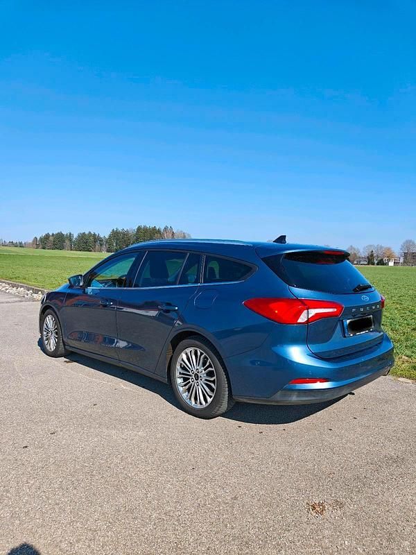 Gebraucht Ford Focus 125 PS (91 kW) 2019 Blau Kombi