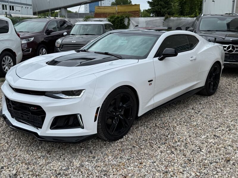 Weiß Gebraucht 2021 Chevrolet Camaro LT | 29.499 € - Bild 1/4
