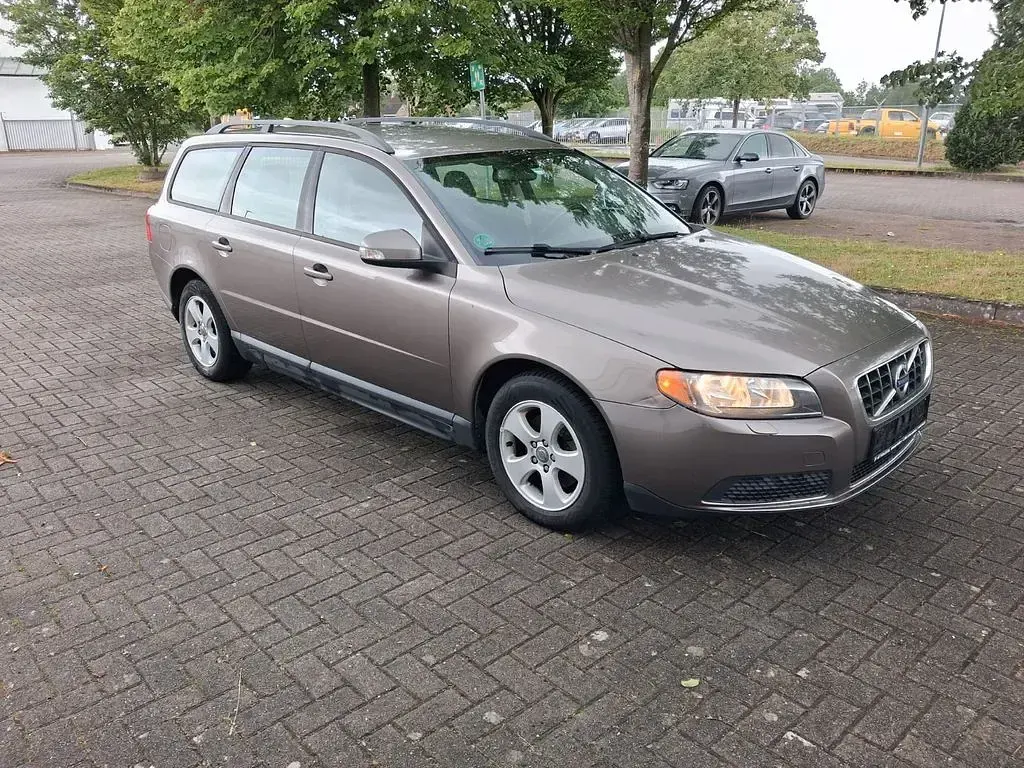 Gebraucht Volvo V70 145 PS (106 kW) 2009 Grau Kombi