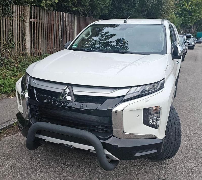 Weiß Gebraucht 2020 Mitsubishi L200 Edition Abholung | 29.990 € (Guter Preis) - Bild 1/4