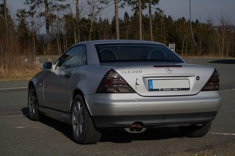 Gebraucht Mercedes SLK200 136 PS (100 kW) 1998 Silber Cabrio