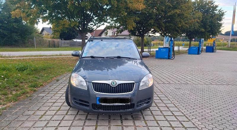 Grau Gebraucht 2009 Skoda Fabia Ambiente Kombi | 1.700 € (Superpreis) - Bild 1/4