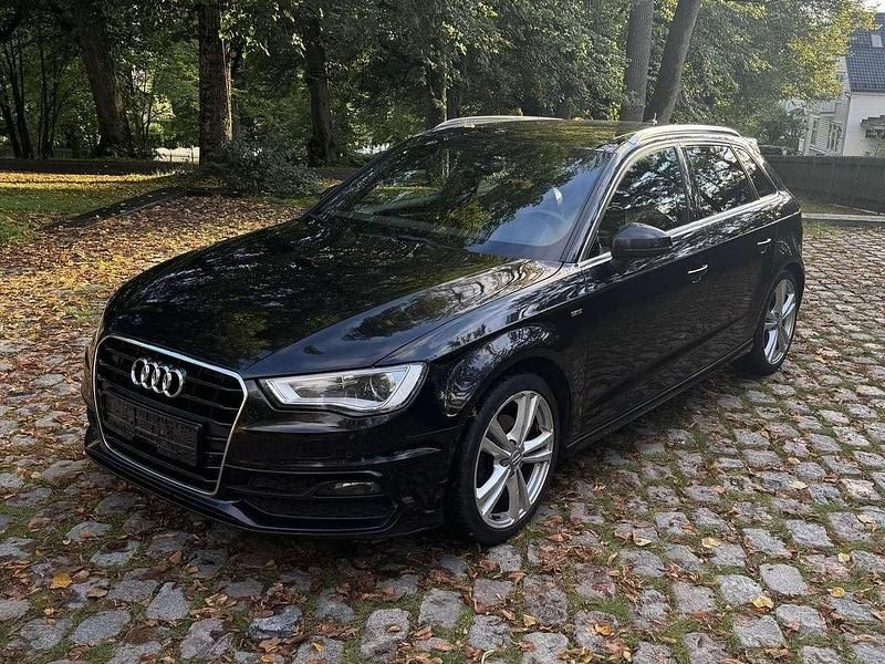 Gebraucht Audi A3 Attraction 122 PS (89 kW) 2014 Schwarz Kombi