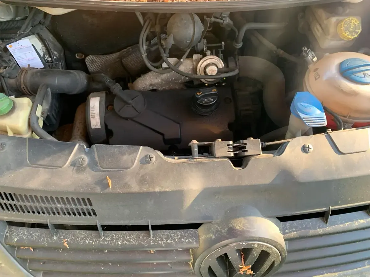 Second-hand VW Transporter 85 CP (62 kW) 2004 Alb Van