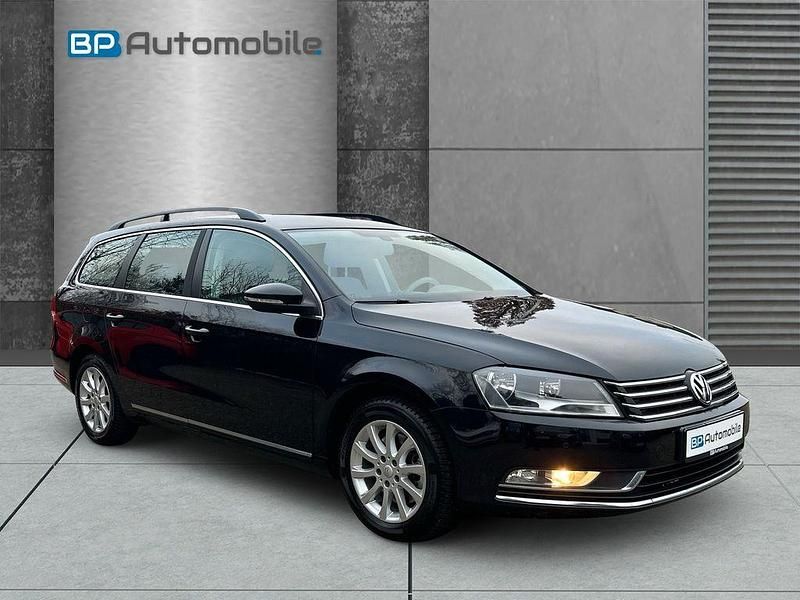 Schwarz Gebraucht 2013 VW Passat Comfortline Kombi | 10.890 € - Bild 1/4