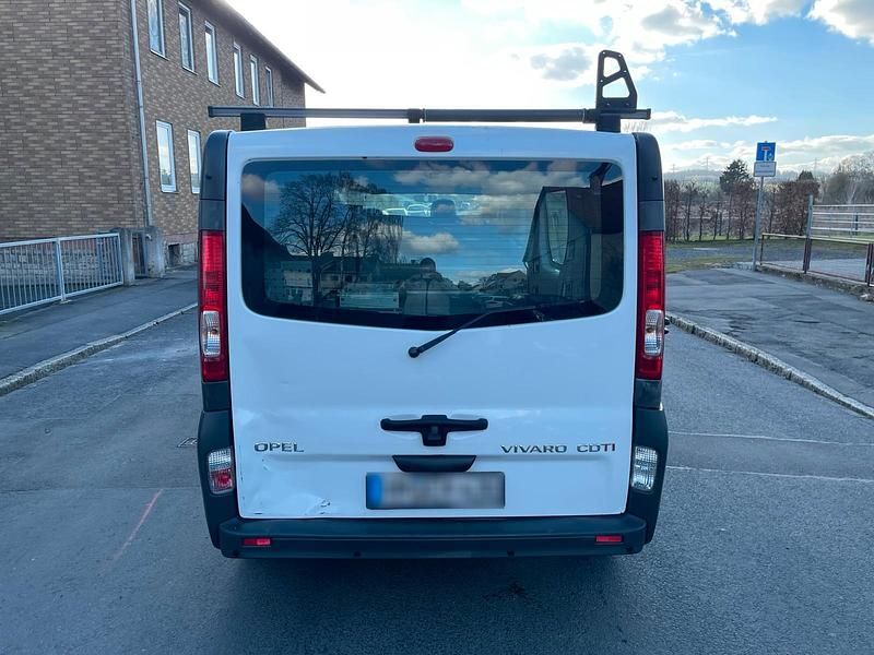 Gebraucht Opel Vivaro 115 PS (84 kW) 2012 Weiß Van / Kleinbus