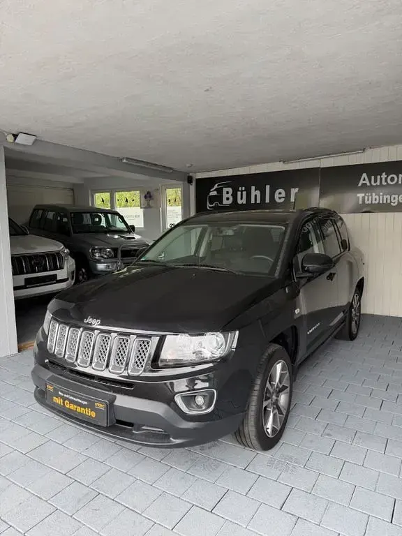 Gebraucht Jeep Compass Limited 170 PS (125 kW) 2016 Schwarz SUV