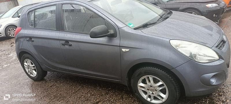 Gebraucht Hyundai i20 Classic 77 PS (56 kW) 2010 Grau Kleinwagen