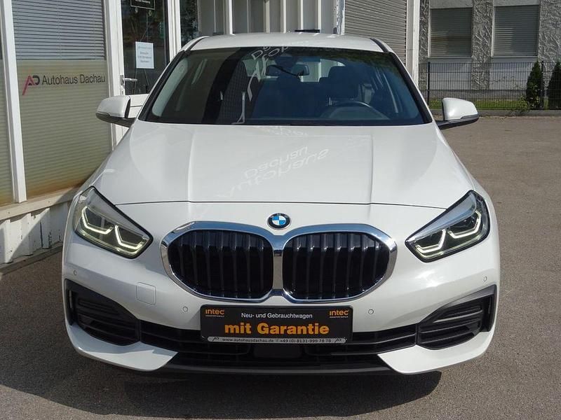 Gebraucht BMW 118 Advantage 150 PS (110 kW) 2022 Weiß Kleinwagen