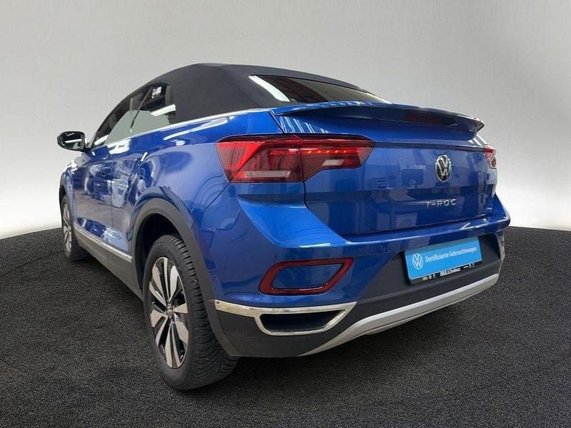 Gebraucht VW T-Roc Cabriolet Move 116 PS (85 kW) 2024 Ravennablau metallic/schwarz Cabrio