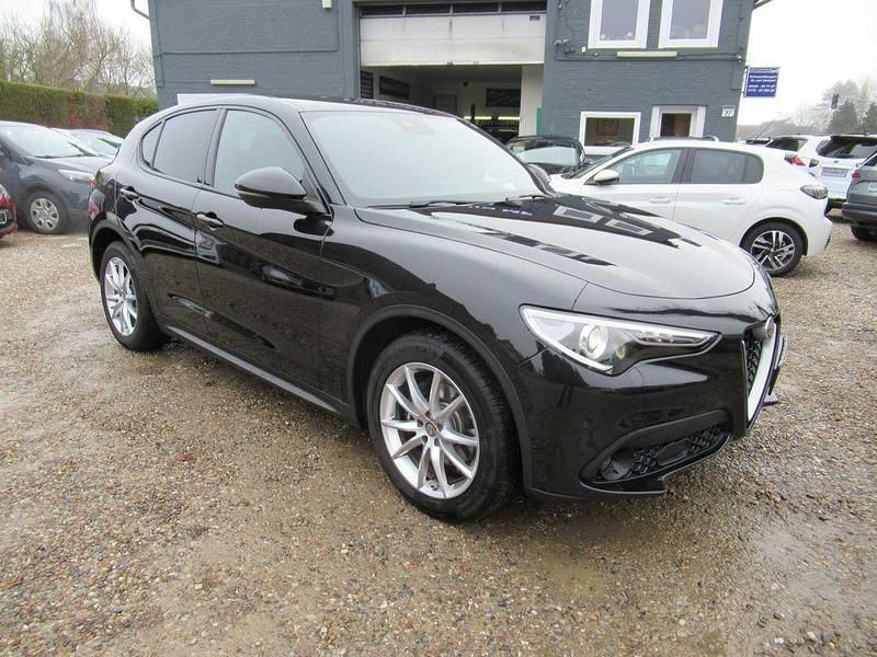 Gebraucht Alfa Romeo Stelvio 150 PS (110 kW) 2018 Schwarz SUV