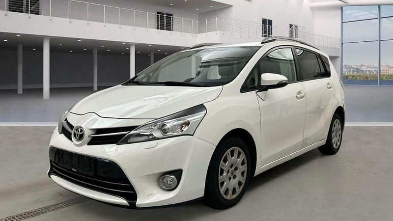 Gebraucht Toyota Verso 111 PS (81 kW) 2016 Weiß Van / Kleinbus