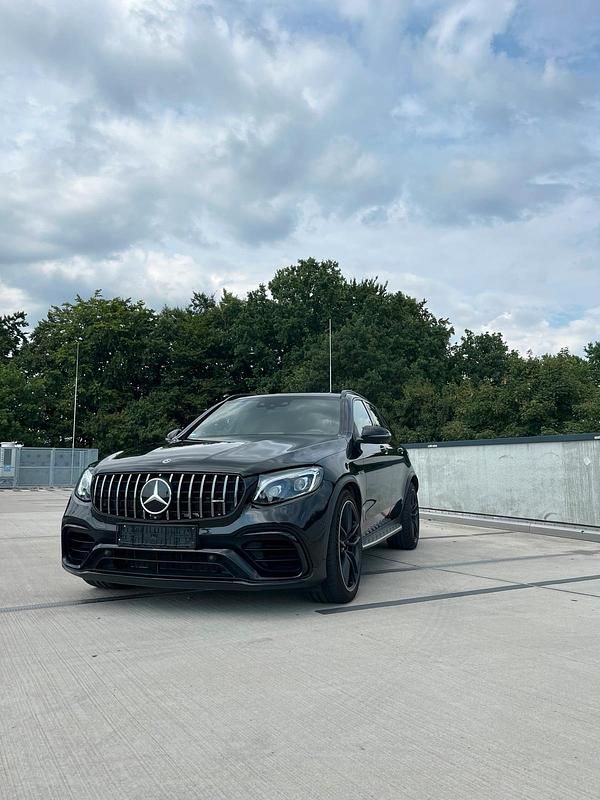 Schwarz Gebraucht 2019 Mercedes GLC63 AMG AMG SUV | 52.500 € (Guter Preis) - Bild 1/4