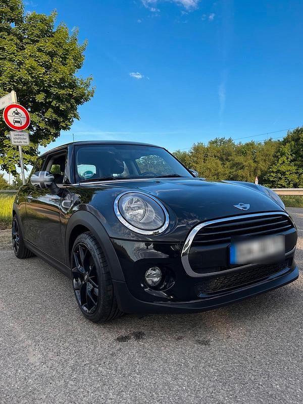 Second-hand Mini ONE 102 CP (75 kW) 2015 Negru Hatchback