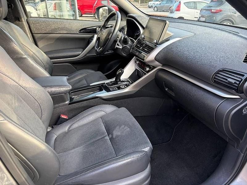 Gebraucht Mitsubishi Eclipse Cross Plus 188 PS (138 kW) 2022 Platinumgrau SUV