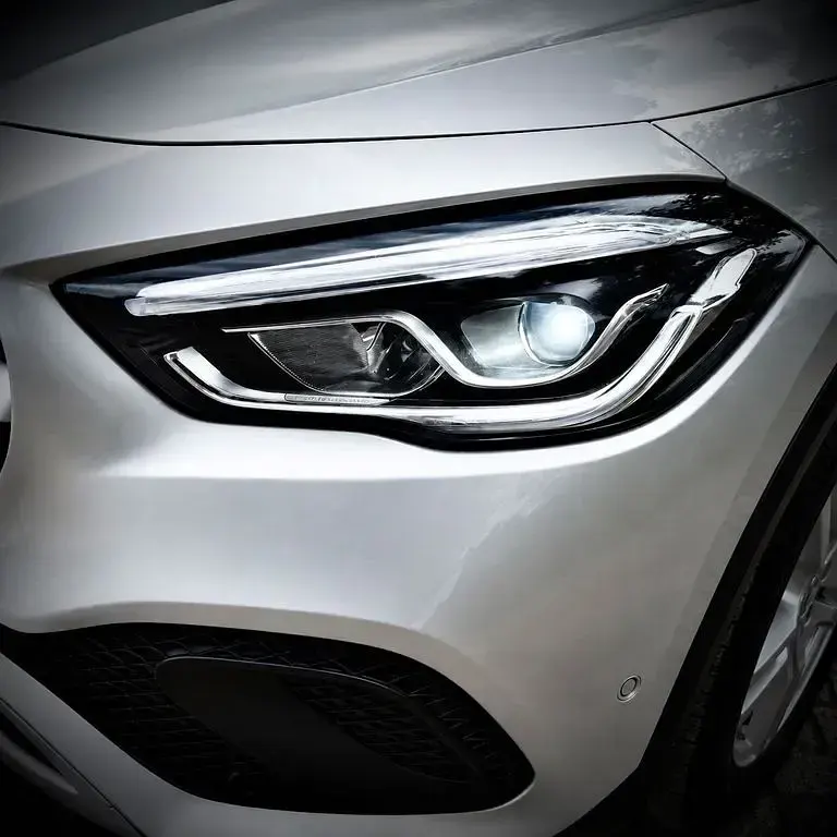 Gebraucht Mercedes GLA200 163 PS (119 kW) 2020 Silber SUV