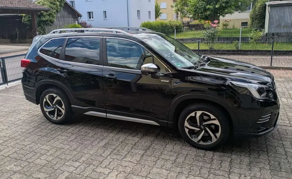 Gebraucht Subaru Forester Platinum 150 PS (110 kW) 2022 Schwarz SUV