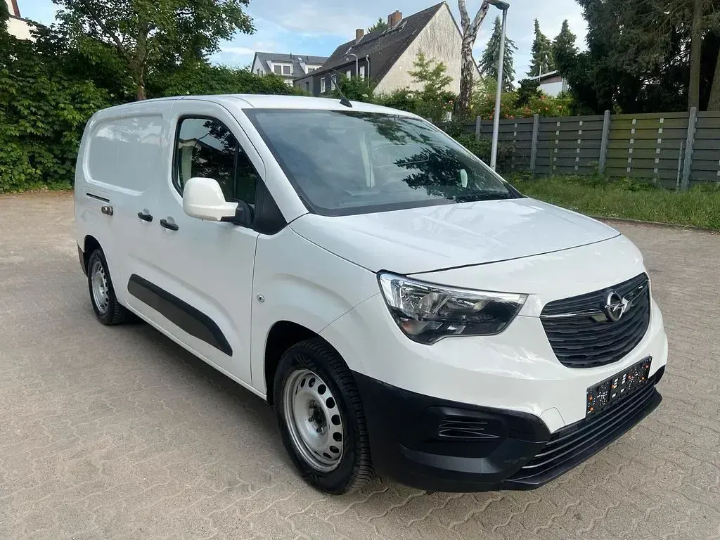 Gebraucht Opel Combo 102 PS (75 kW) 2019 Weiß Van / Kleinbus