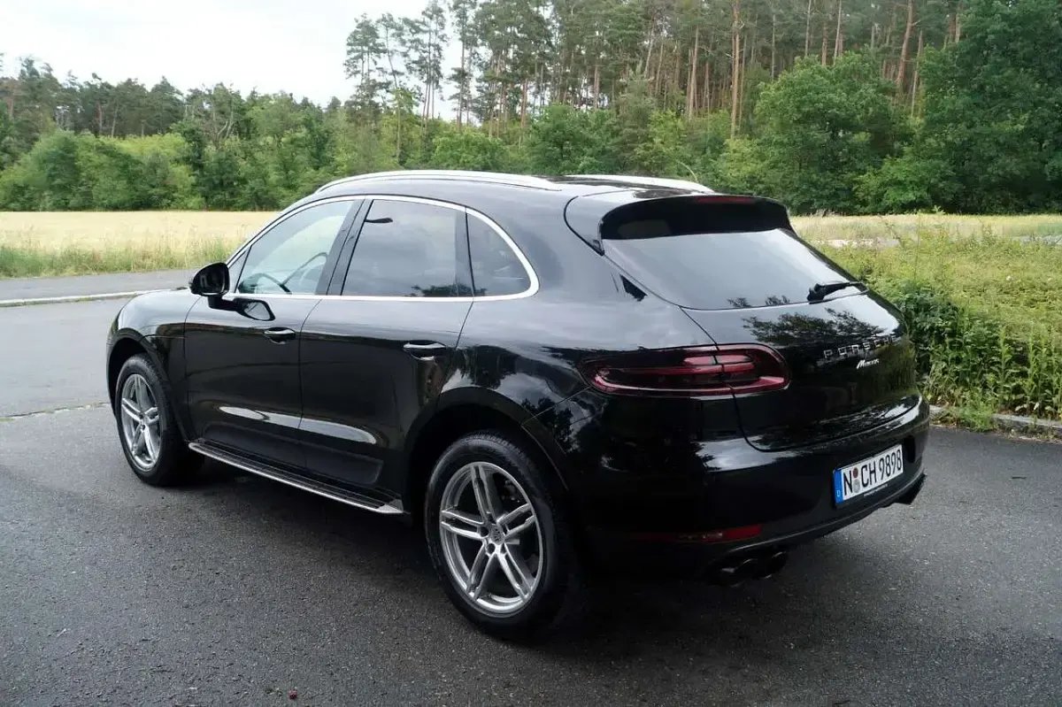 Gebraucht Porsche Macan Basis 252 PS (185 kW) 2018 Schwarz SUV
