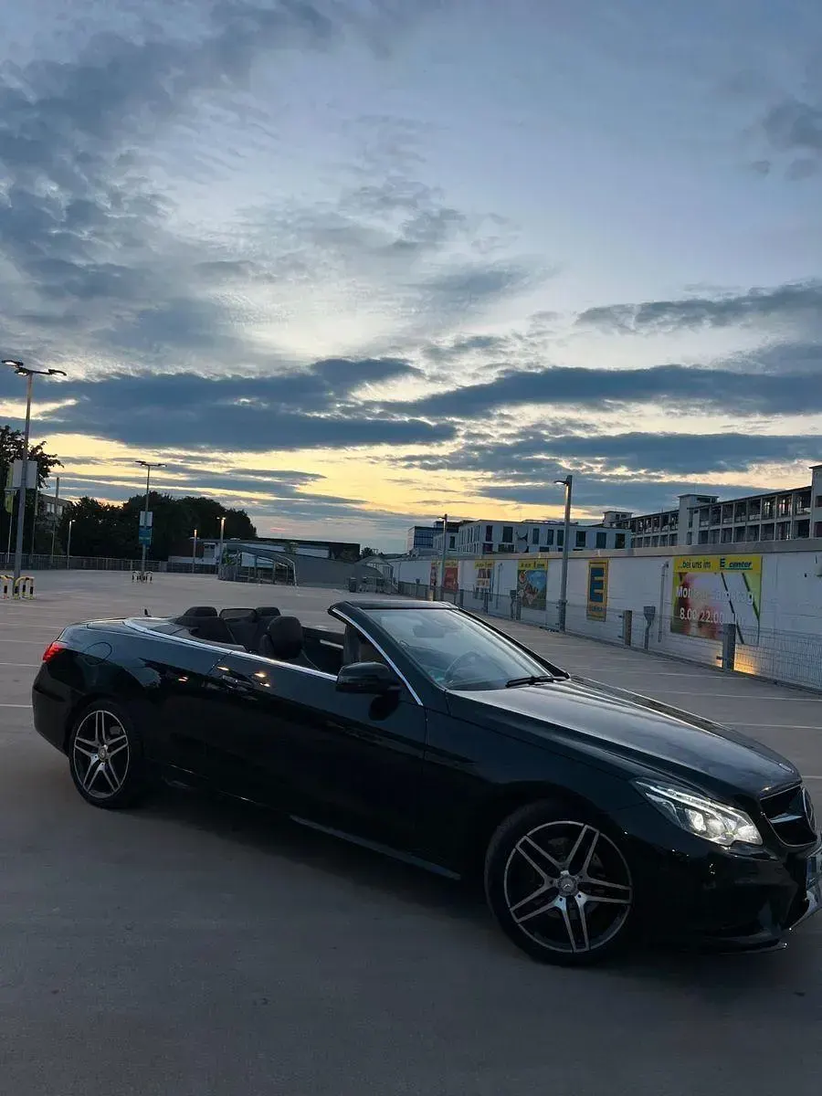 Gebraucht Mercedes E350 AMG line 258 PS (189 kW) 2015 Schwarz Cabrio