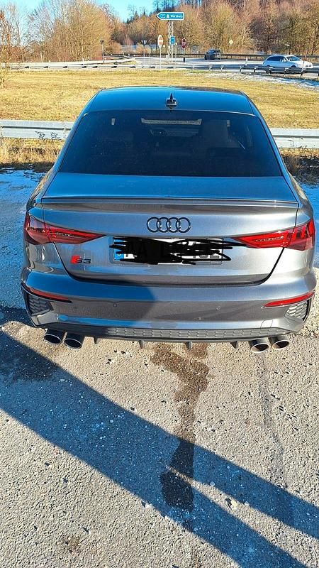 Gebraucht Audi S3 Ambiente 310 PS (228 kW) 2022 Grau Limousine