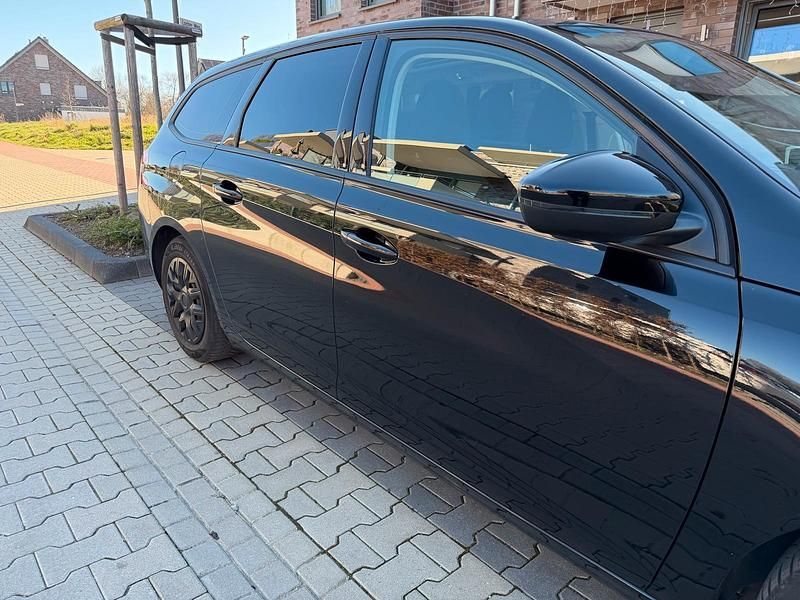 Gebraucht Peugeot 308 SW 120 PS (88 kW) 2015 Schwarz Kombi