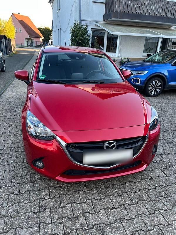 Gebraucht Mazda 2 Exclusive-Line 90 PS (66 kW) 2015 Rot Kleinwagen