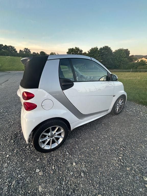 Weiß Gebraucht 2012 Smart ForTwo Cabrio Cabrio | 5.900 € (Guter Preis) - Bild 1/4