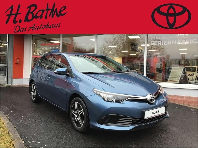 Gebraucht Toyota Auris Cool 99 PS (72 kW) 2016 Denimblau metallic Kleinwagen