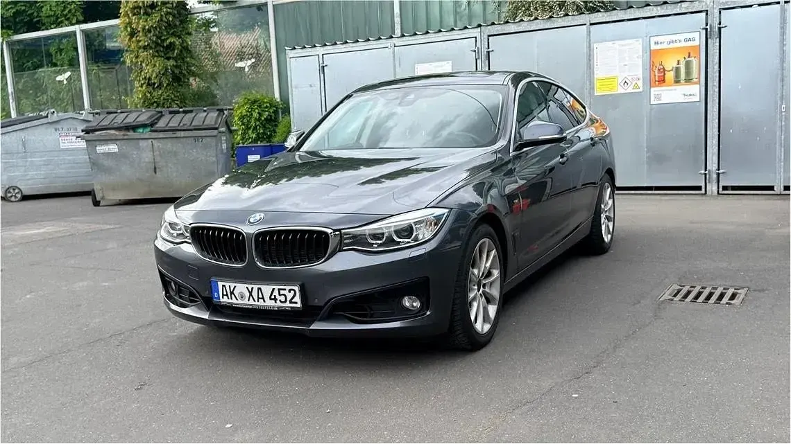 Gebraucht BMW 325 218 PS (160 kW) 2015 Grau Limousine