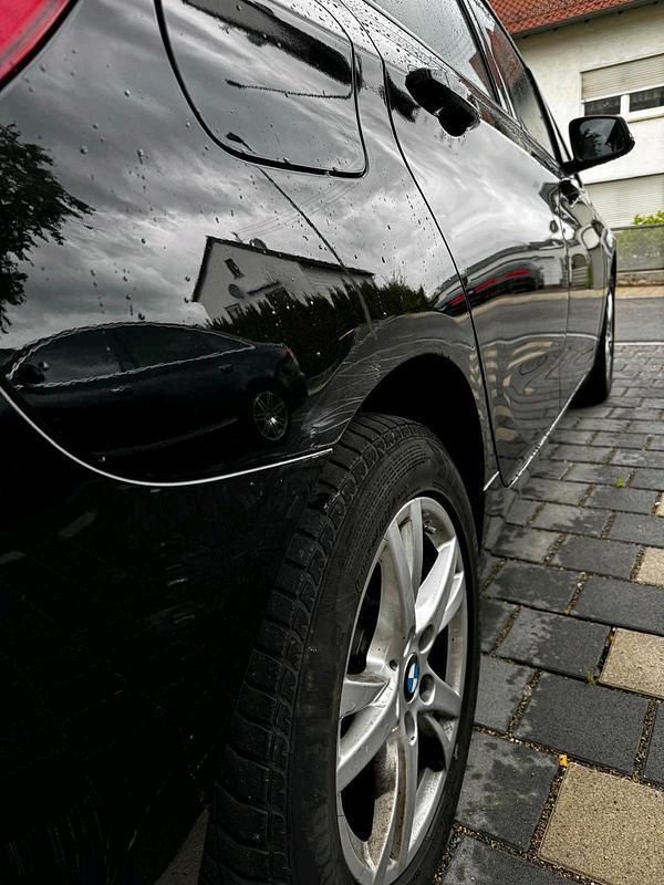 Schwarz Gebraucht 2014 BMW 218 Kombi | 10.500 € (Superpreis) - Bild 1/4