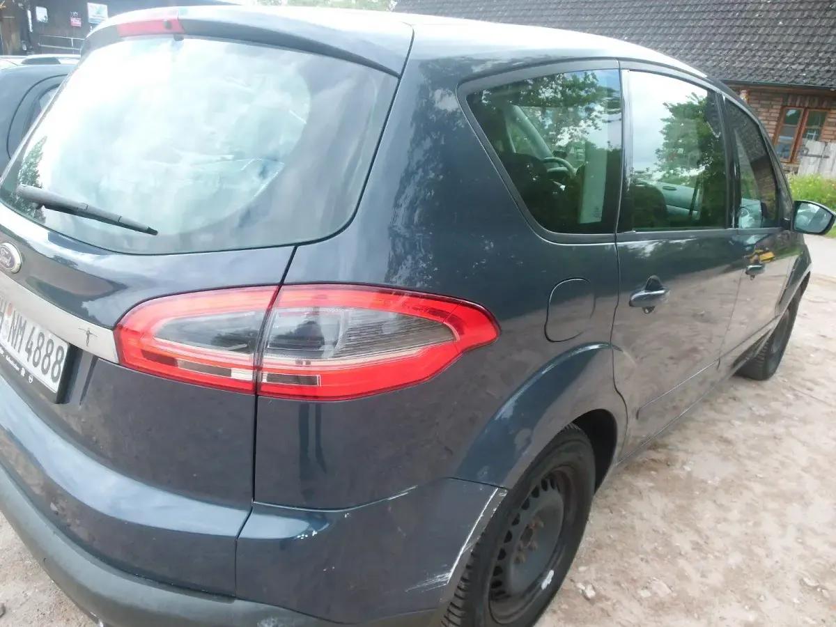 Używany Ford S-MAX S 140 KM (102 kW) 2011 Niebieski Minivan
