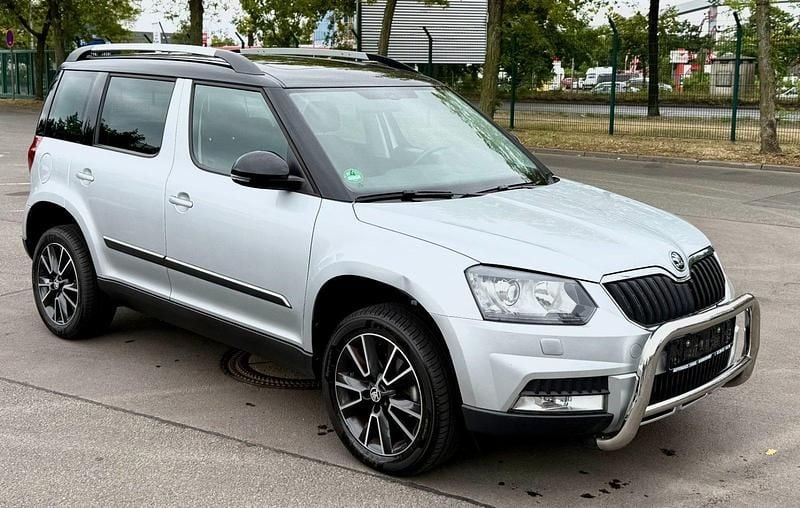 Silber Gebraucht 2015 Skoda Yeti Adventure SUV | 15.999 € (Fairer Preis) - Bild 1/4