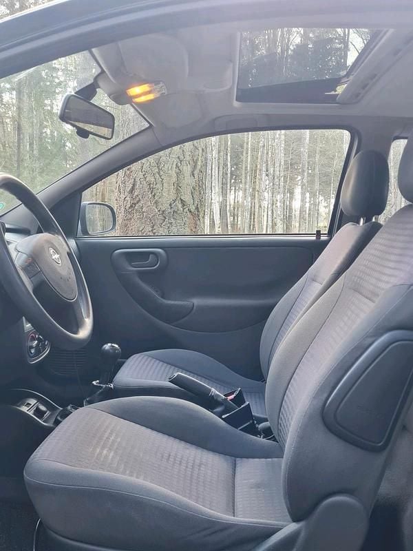 Używany Opel Corsa 75 KM (55 kW) 2002 Hatchback