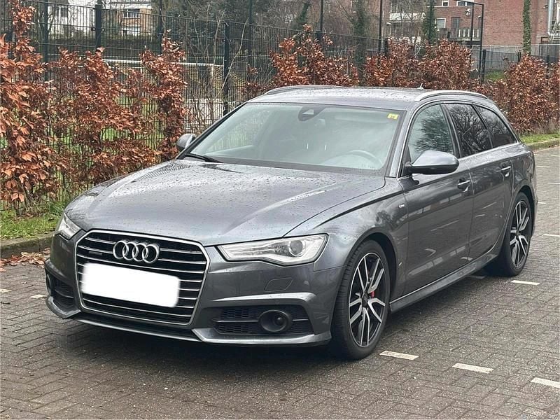 Grau Gebraucht 2016 Audi A6 S-Line Van / Kleinbus | 15.000 € - Bild 1/4