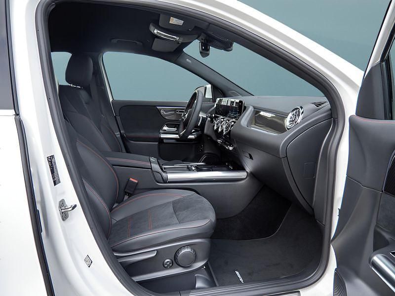 Gebraucht Mercedes GLA200 163 PS (119 kW) 2026 Weiß SUV